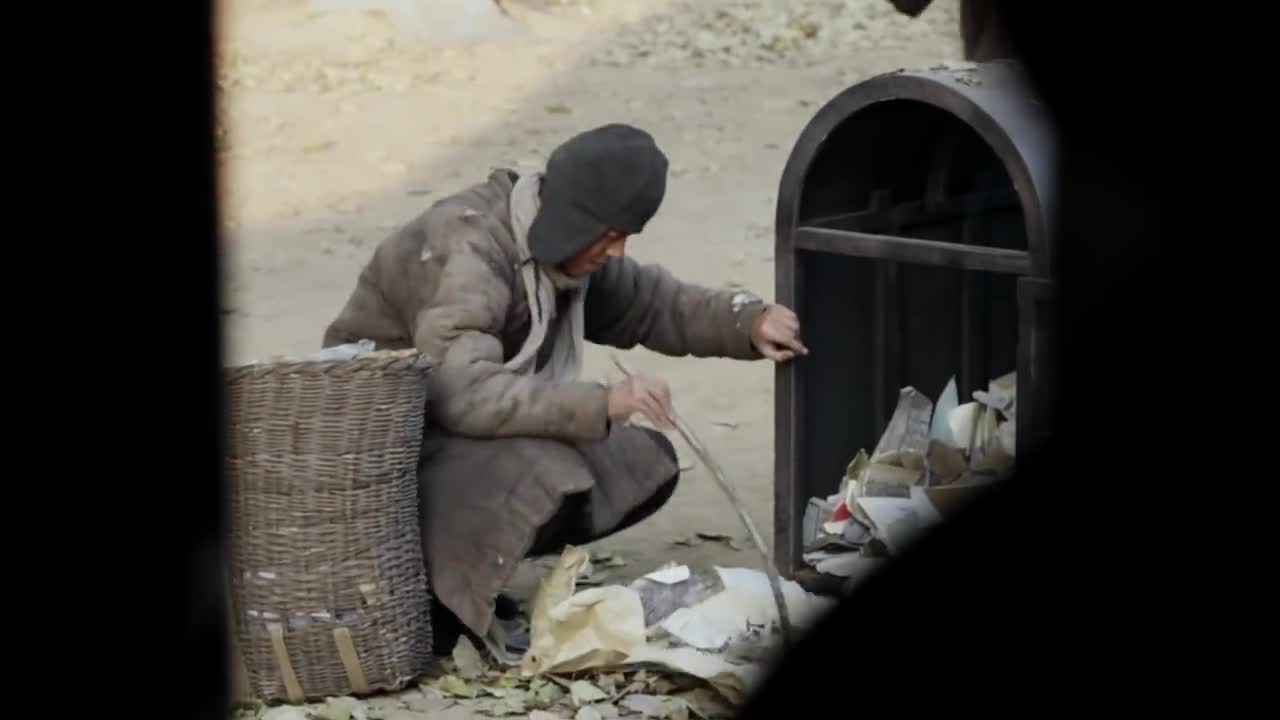 铁在烧:二宽再见十三,却看见对方变成乞丐捡破烂,二宽做法暖炸