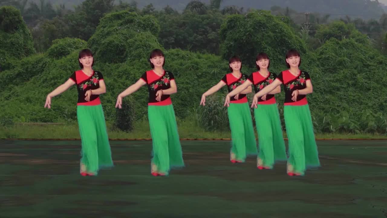 经典老歌广场舞 乌兰山下一朵花 好看易学 情歌舞曲超好听 经典老歌广场舞 乌兰山下一朵花 好看易学 情歌舞曲超好听