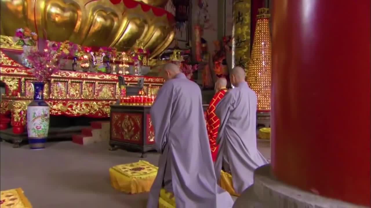 活佛济公:县官带人封了灵隐寺,住持使眼色让赵斌离开找道济