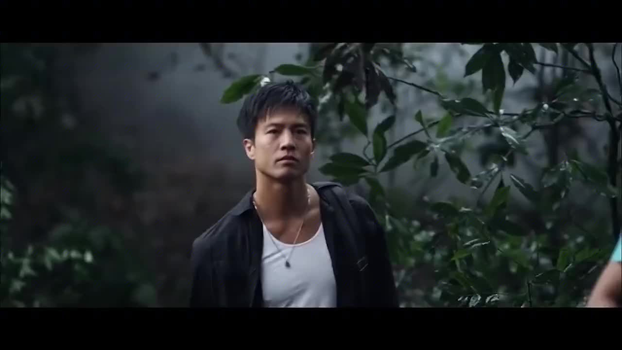 铁血娇娃:雇佣兵忽然袭击原始部落,原始部落措不及防,太惨了!