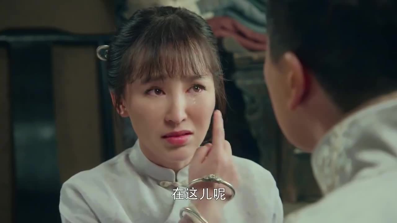 娘道:二少爷带瑛子回隆家,大少奶奶挑拨揭穿身份,让萧姑指认