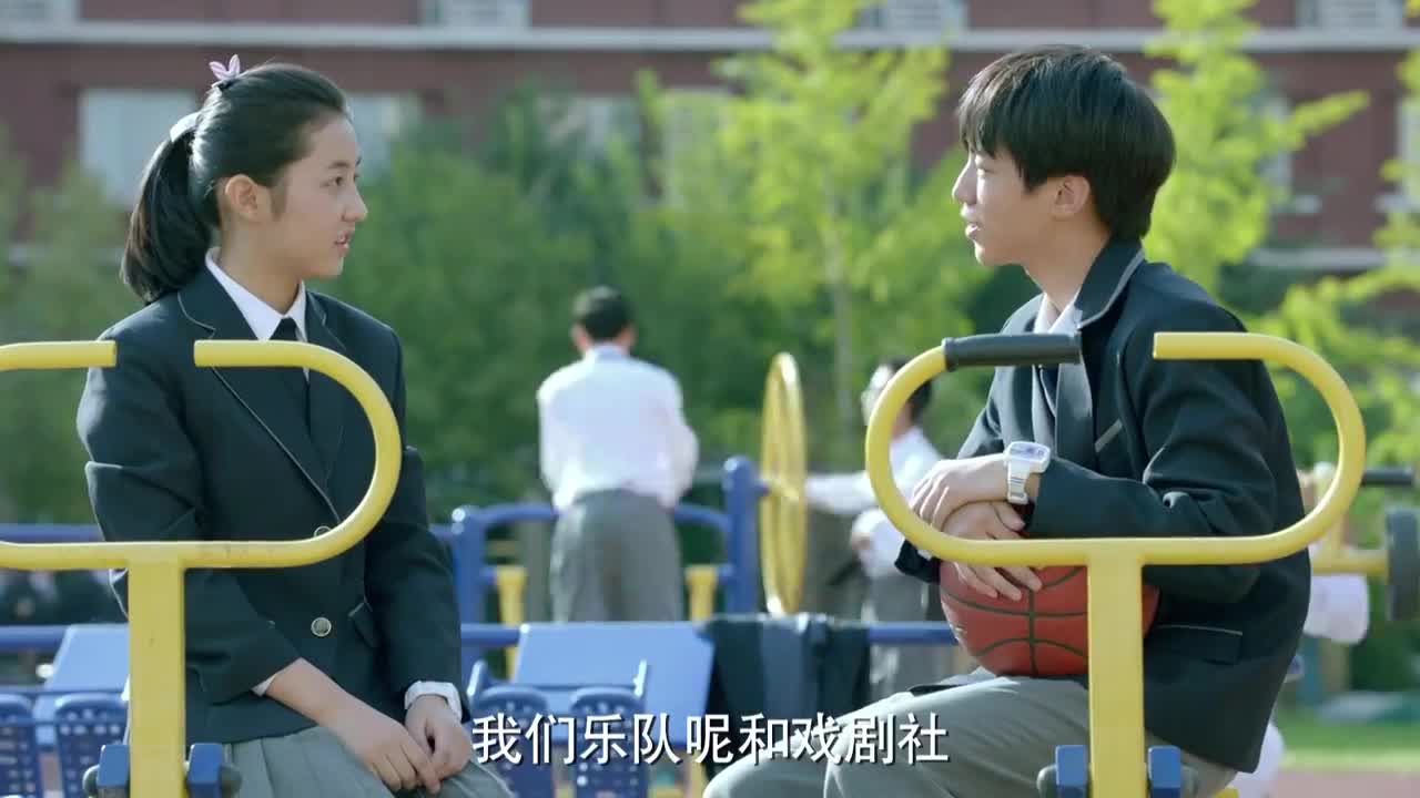 小别离:朵朵在母亲睡着后溜出门,没想到是跑到小宇家写剧本!