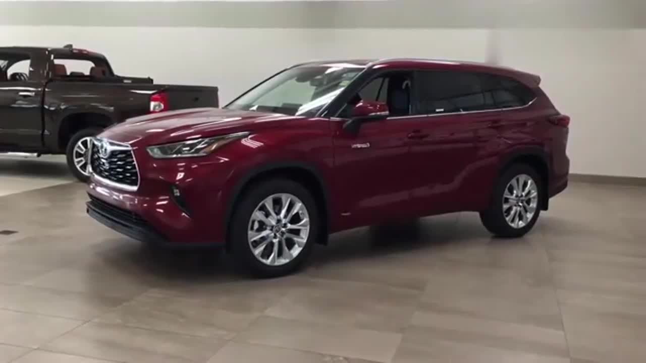 2020款红色汉兰达到货后盖打开的方式太帅了