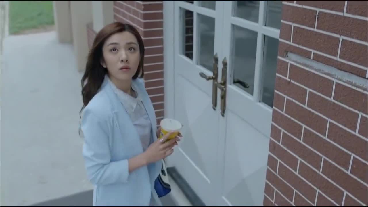 大好时光茅小春看到袁浩用她取的名字直接伸手让袁浩给她钱