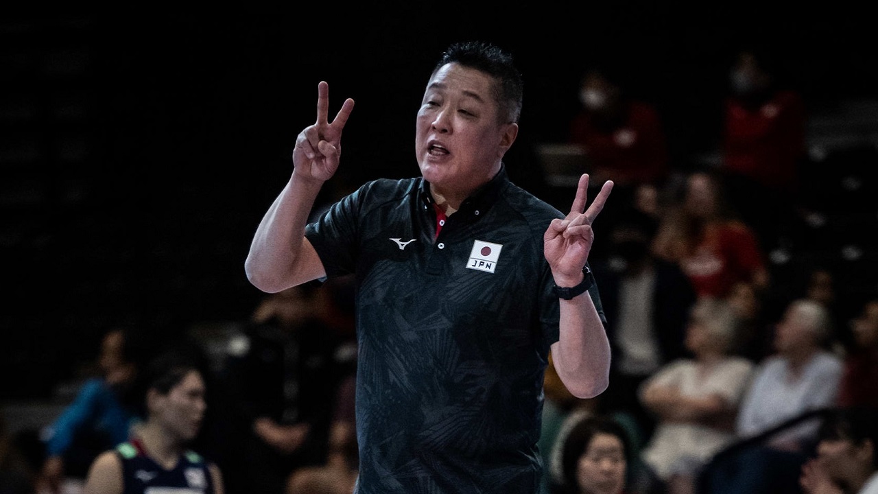 日本女排13负塞尔维亚遭遇三连败真锅政义葫芦里卖的什么药