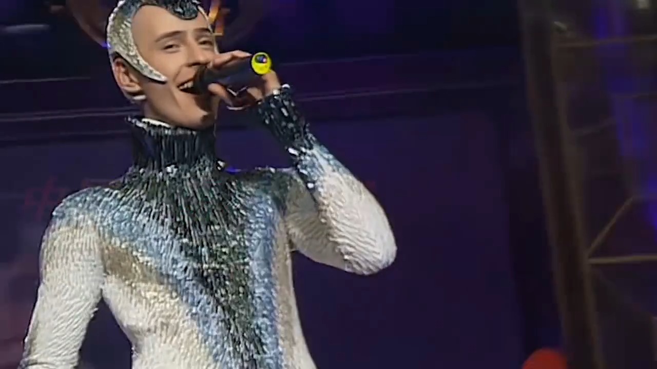 原以为是电音效果没想到居然是维塔斯唱出来的看完后长见识了