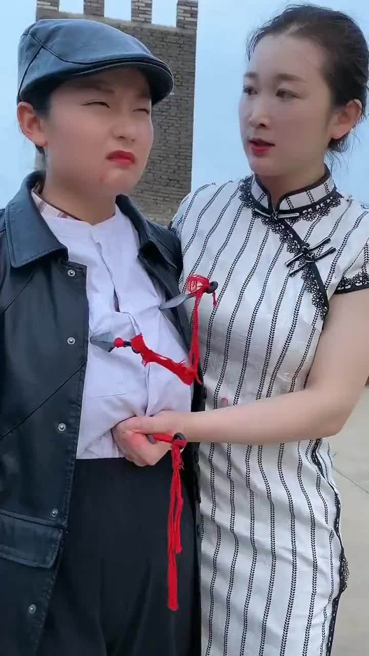 群众演员戏精上身,我看她有当女一号的潜力啊