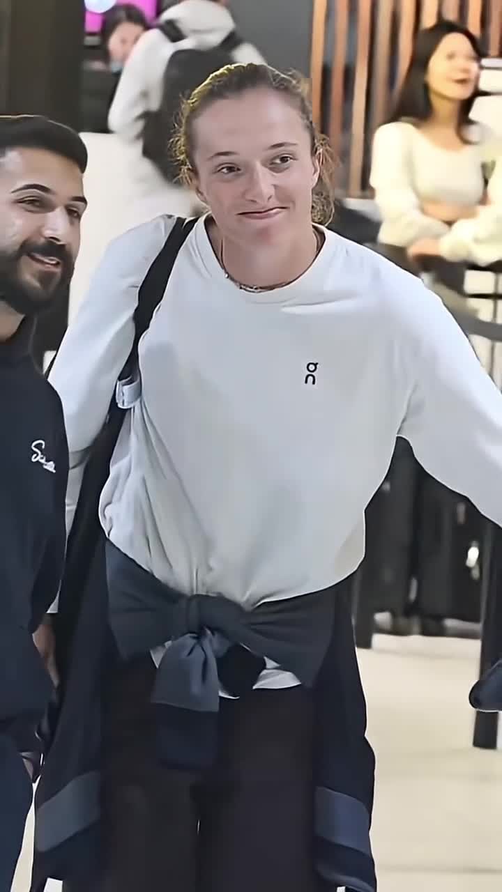 斯瓦泰克抵达多哈