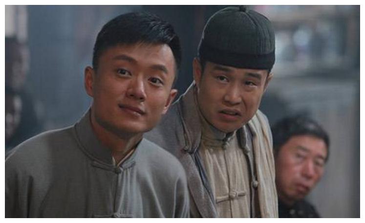 他被朋友拉去考中戏,片场刘若英喊他老师,长得帅有演技没名气|吴健