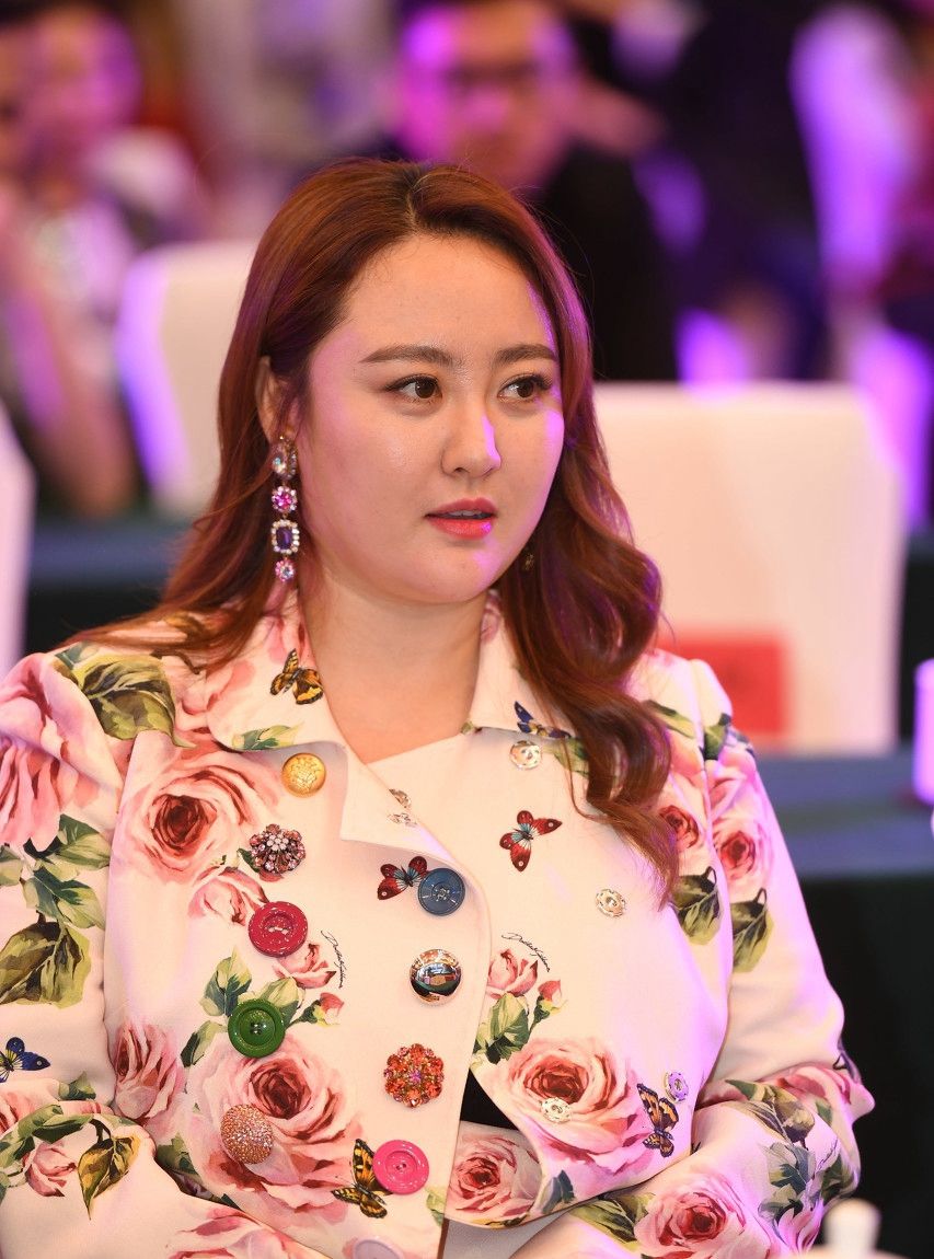 明星美照,图一的马程程风韵犹存,具有独特的美!_高清图集_新浪网