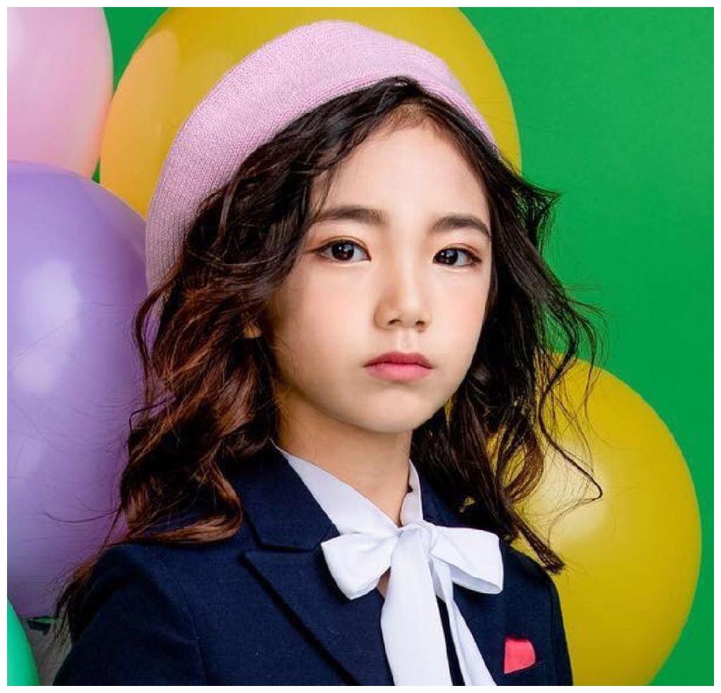 李恩采最红韩国童模之一6岁化妆8岁中断发育身高停留在10岁