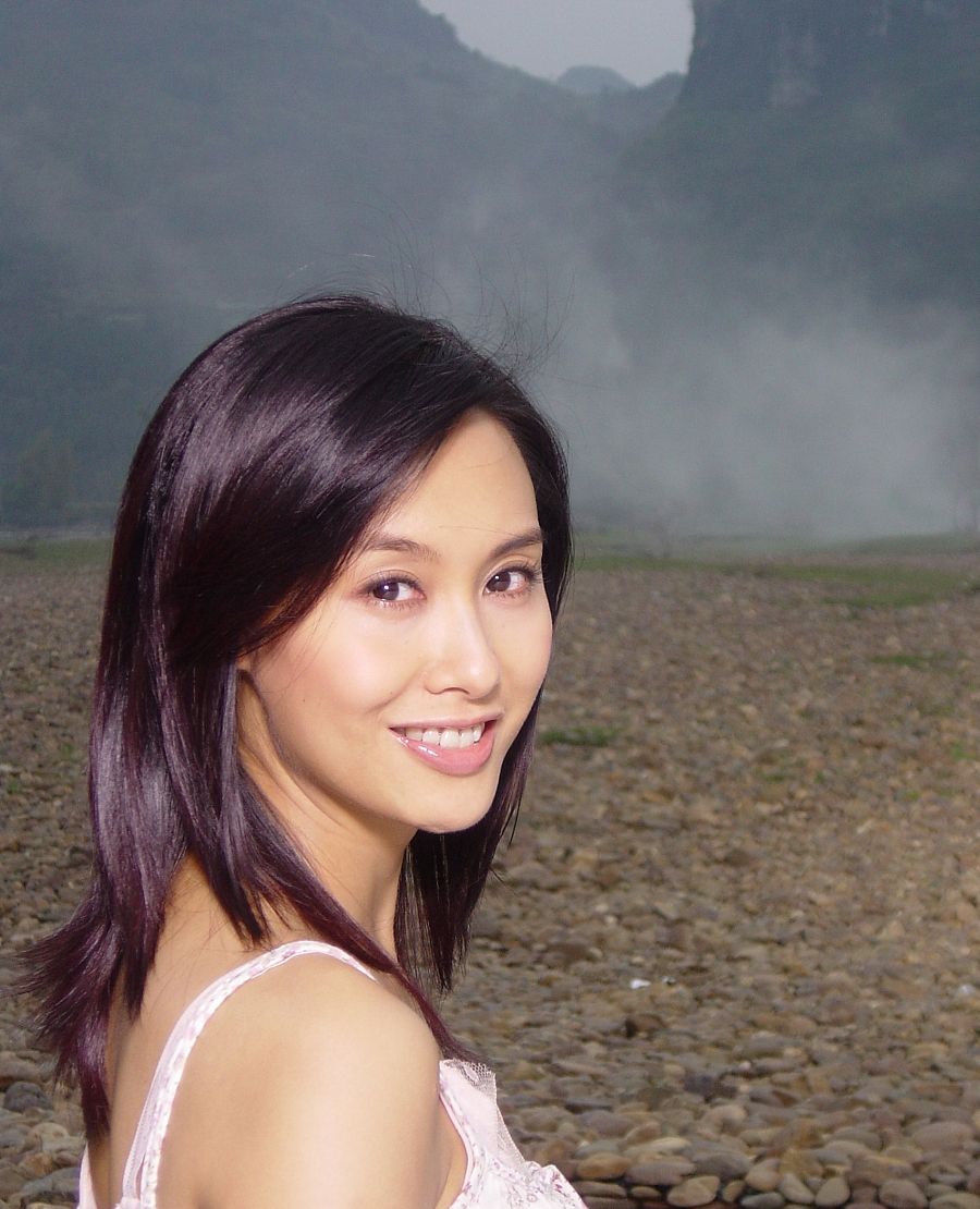 朱茵的眨眼迷倒了万千宅男_高清图集_新浪网