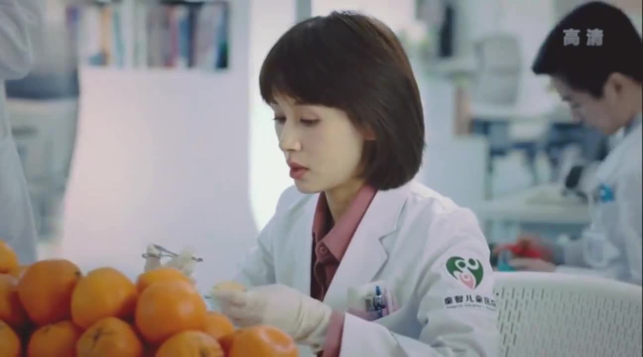 了不起的儿科医生:王航要送方蔓回家,自然而然牵起了她的手!