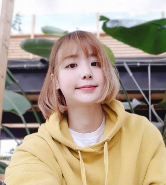 24岁女孩对力量训练痴迷龟背硬拉150公斤网友都说这很伤腰