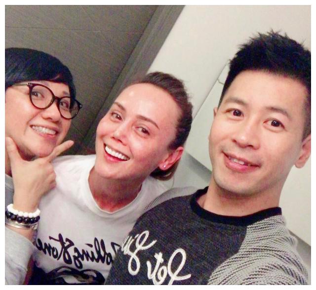 心情大好秀身材,蔡国庆低调相伴|韩君婷|蔡国威|同居_新浪新闻