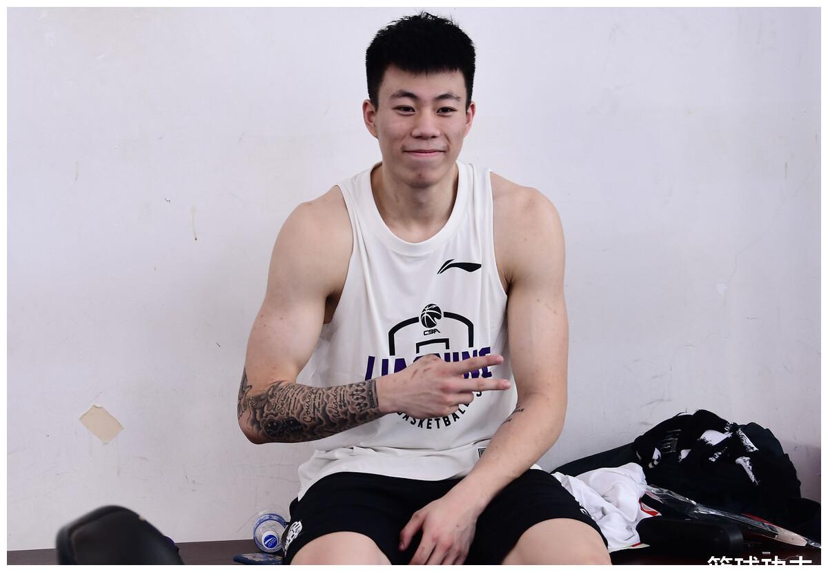 拳击手几次骨折就离谱|cba|贺天举|骨折_新浪新闻