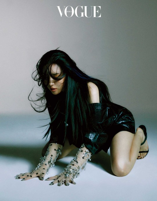 宣美最新杂志写真曝光戴水钻手套暗黑魅惑