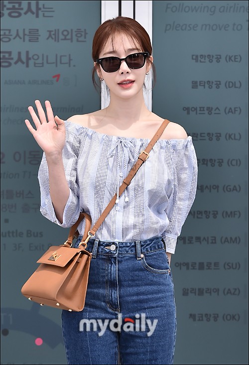 韩国女艺人刘仁娜飞往日本拍杂志写真