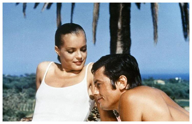 茜茜公主的悲剧被阿兰德龙抛弃离婚2次丧夫丧子43岁早逝