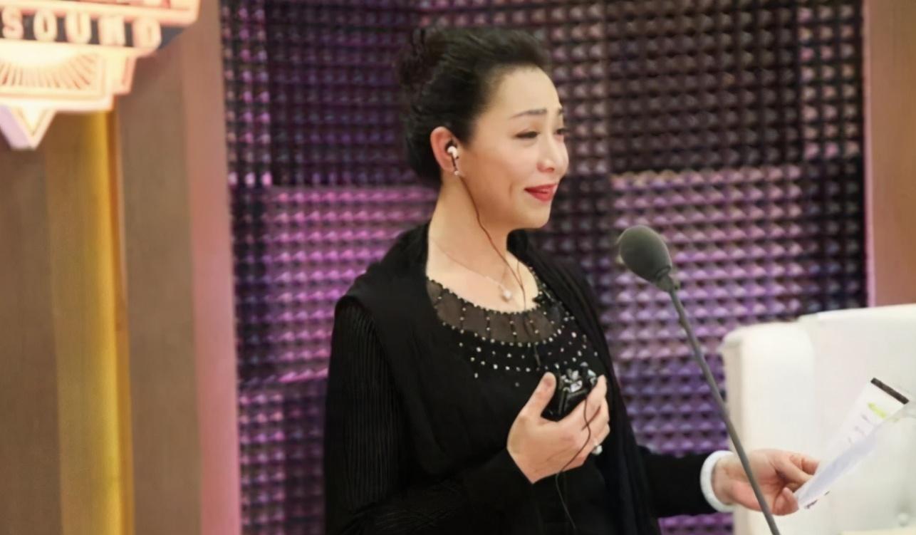 隐藏多年的女儿女婿,原来是圈内人|郝洛钒|戴春荣|皇后_新浪新闻