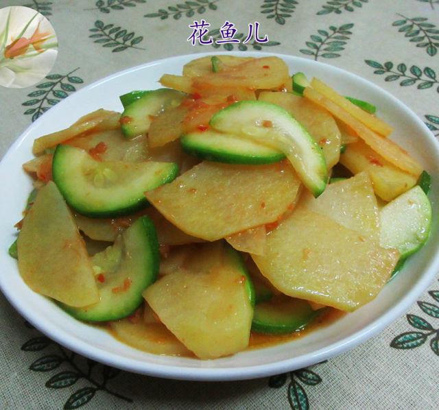 西葫芦炒土豆片简单美味家常菜