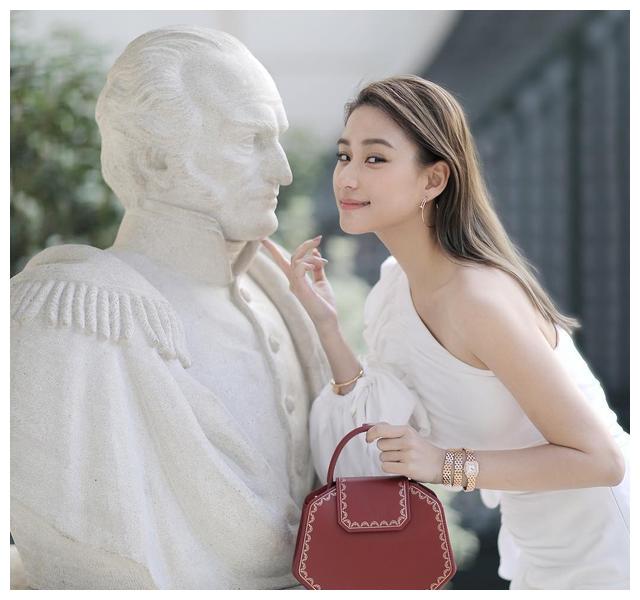 全球最美千金何超莲