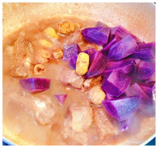 香喷喷的板栗土豆烧排骨,放弃减肥也要吃的美食