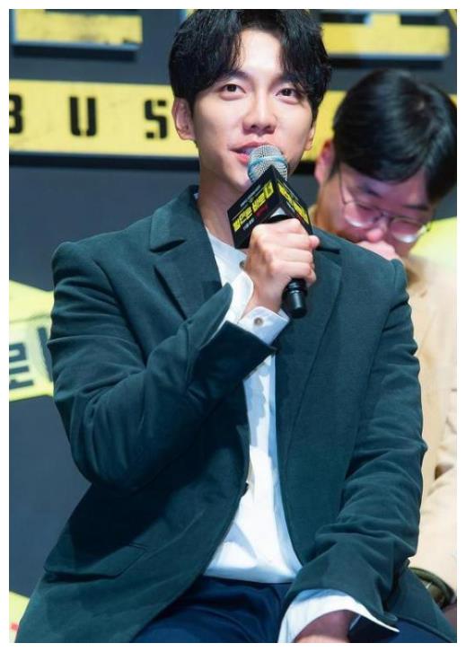 韩国李胜基与李多寅恋情曝光