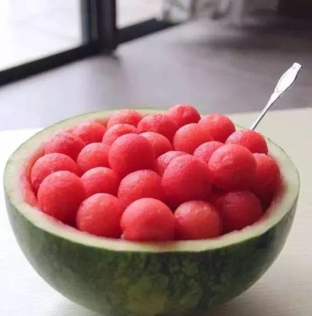 心理测试:选一种你最喜欢的吃西瓜方式,秒测你内心的真实个性!