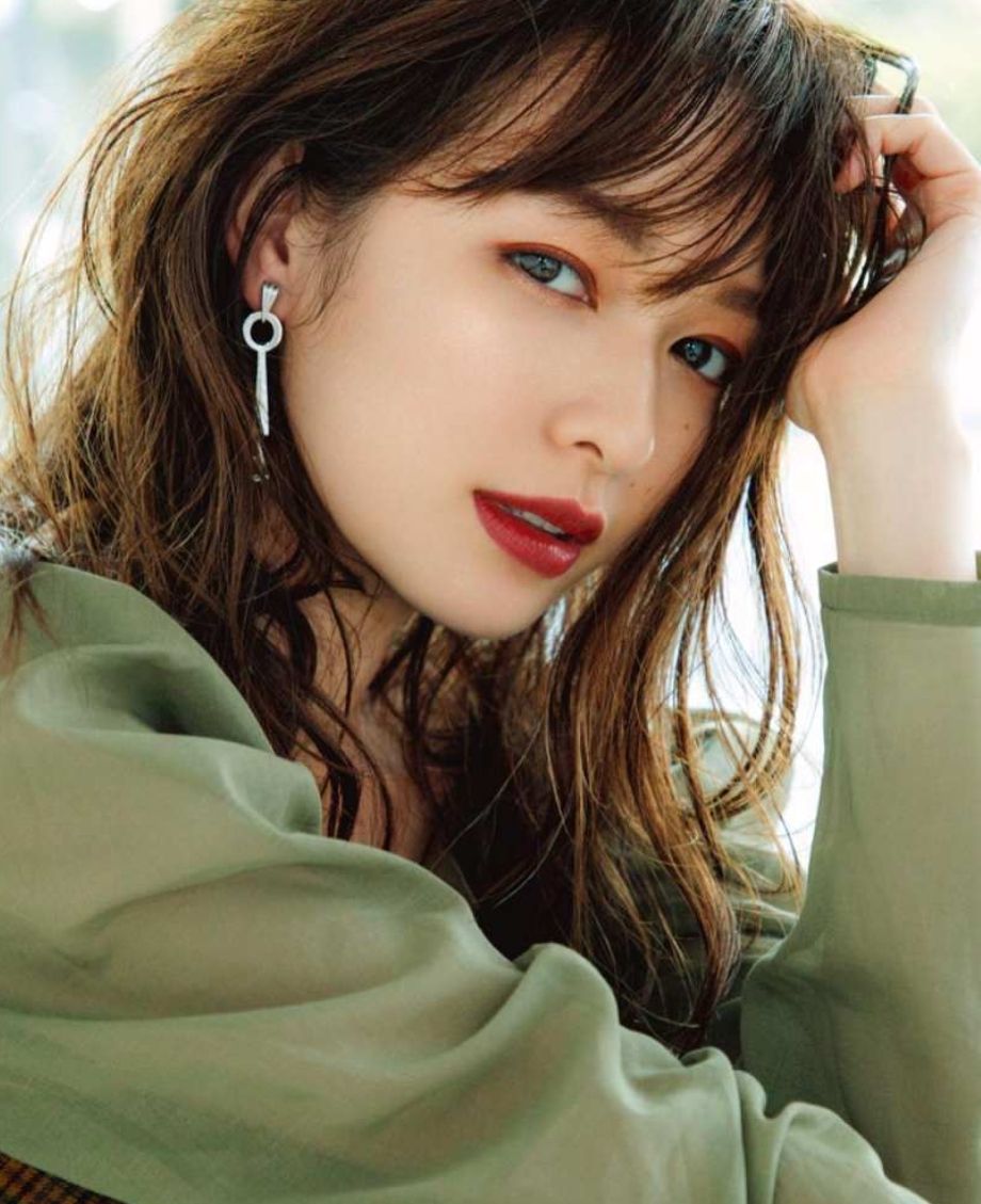 时尚名模森绘梨佳拍摄高端杂志《lady格调》明眸皓齿,婀娜多姿