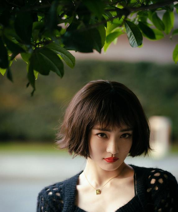 本以为长发的徐璐够美了,直到她剪了短发,颜值立马上升几个度_高清