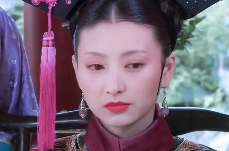 沈眉庄说自己喜欢秋日的菊花,因为爱菊花的气节,但她本人又何尝不是