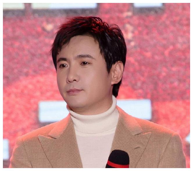 沈腾年轻时有多帅?当他20岁珍藏旧照被曝光,不愧是当过校草的人__财经头条