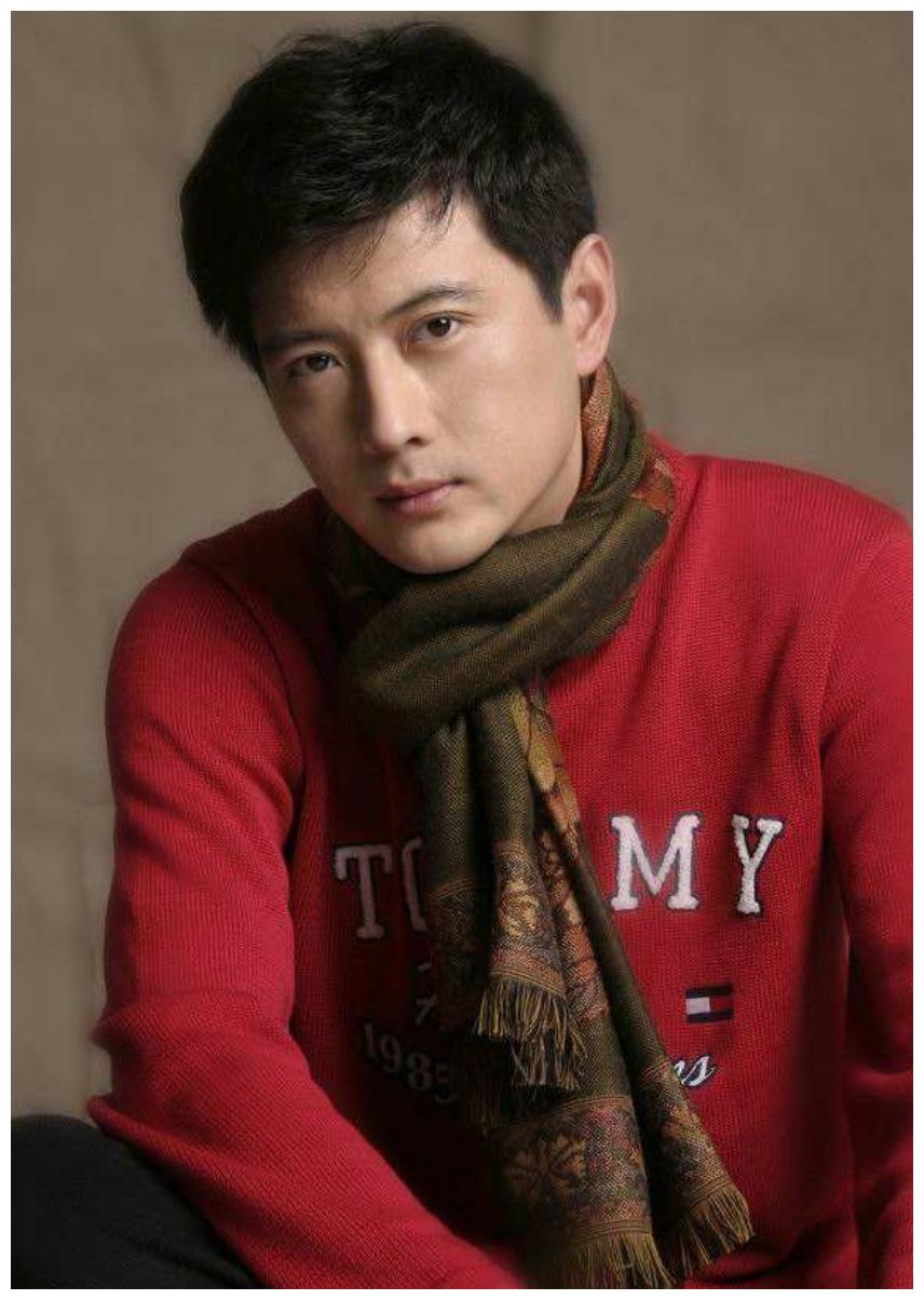 他出道被名导赏识,妻子为他做家庭主妇,演戏多年却没名气|王同辉|主妇