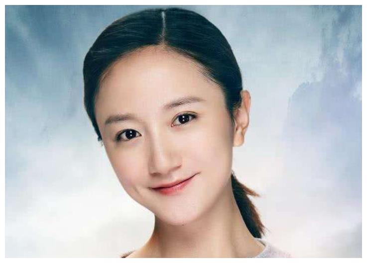 她是黄轩前女友出道20年不温不火如今把痣点掉后大红大紫