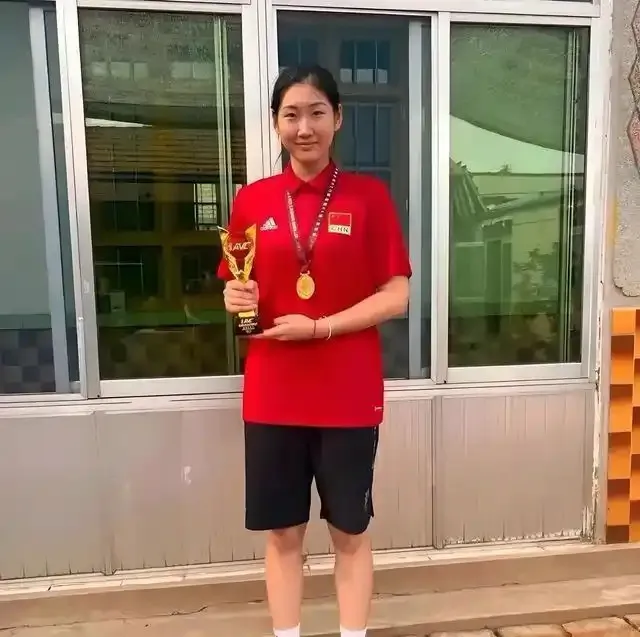 当朱婷张常宁已成过往，年轻边攻如何扛起中国女排的未来重担？