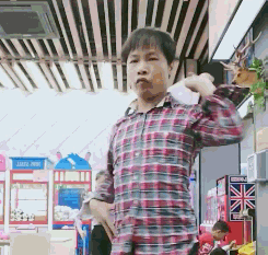 搞笑GIF图：当男人看到美女时，一切病都好了休闲区蓝鸢梦想 - Www.slyday.coM