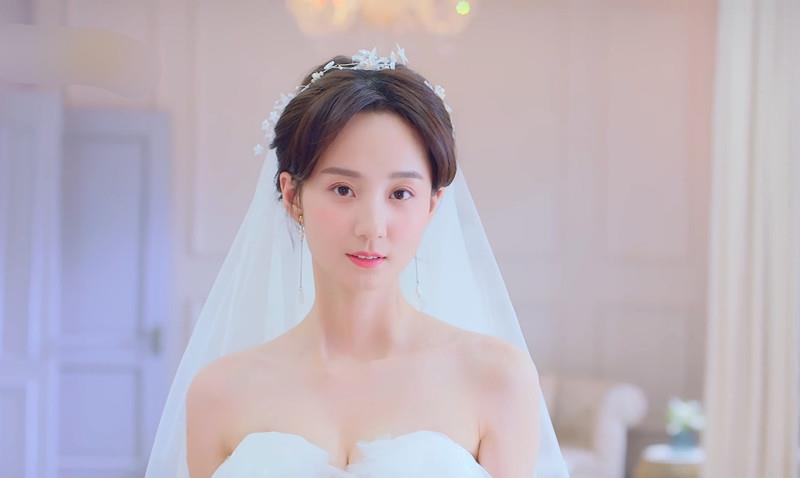 许晓诺为什么叫"血莲花"?