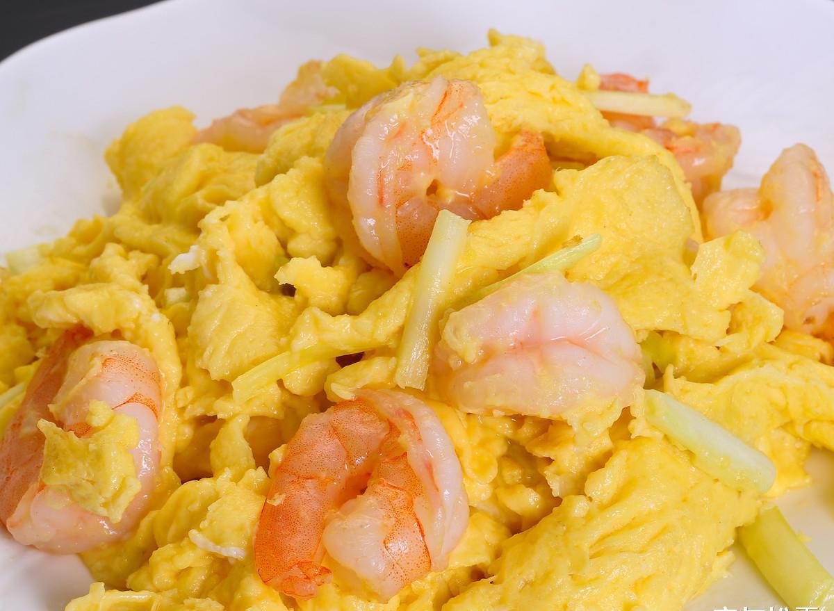 炒鸡蛋的时候这么做，让你做的虾仁滑蛋，嫩的像豆腐一样好吃