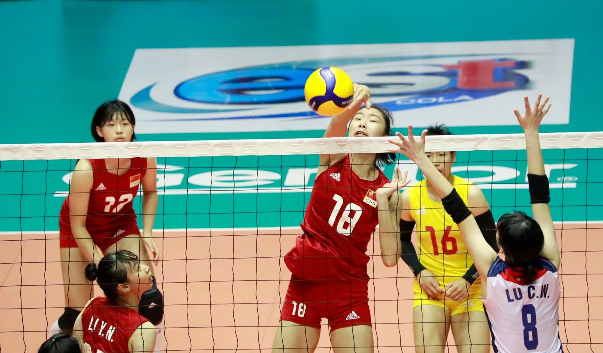 陈曦悦得分王女排亚少赛中国队30横扫中国台北取得首胜