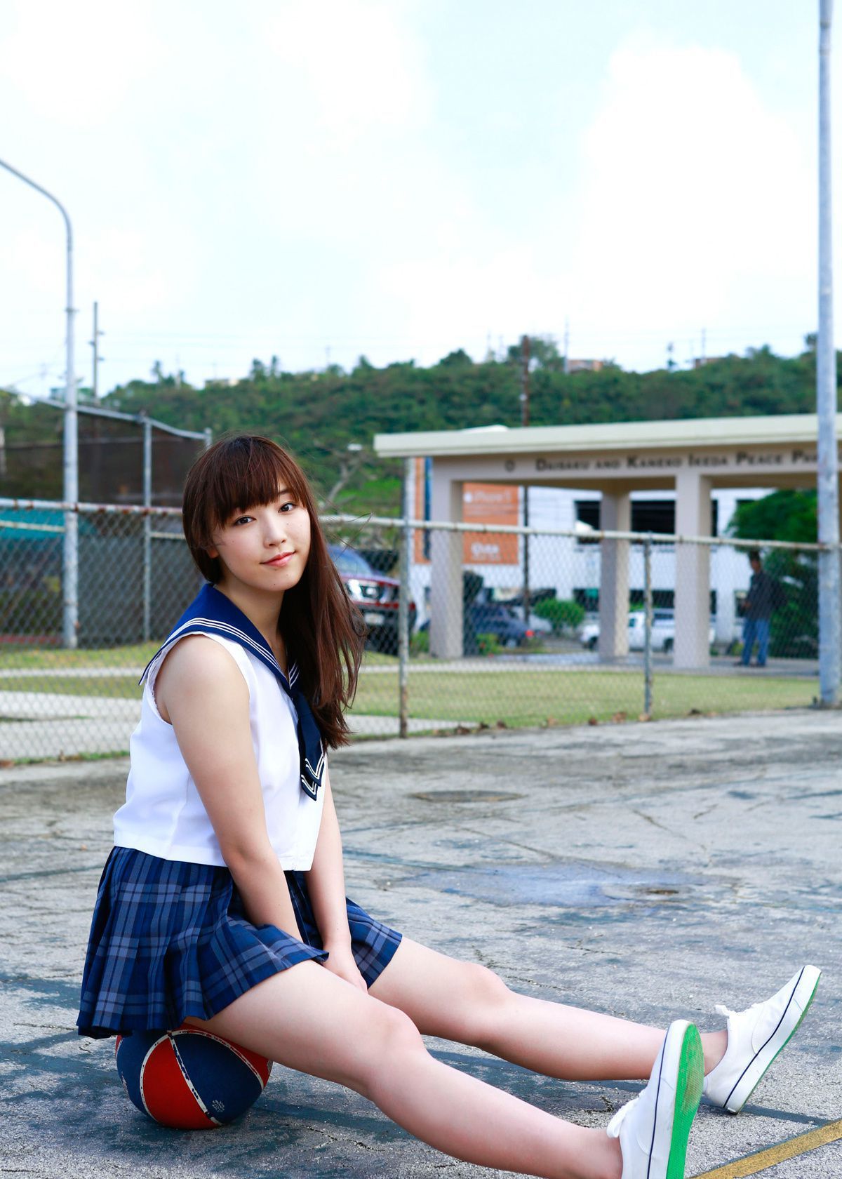 日本学生妹谱久村圣户外清纯写真