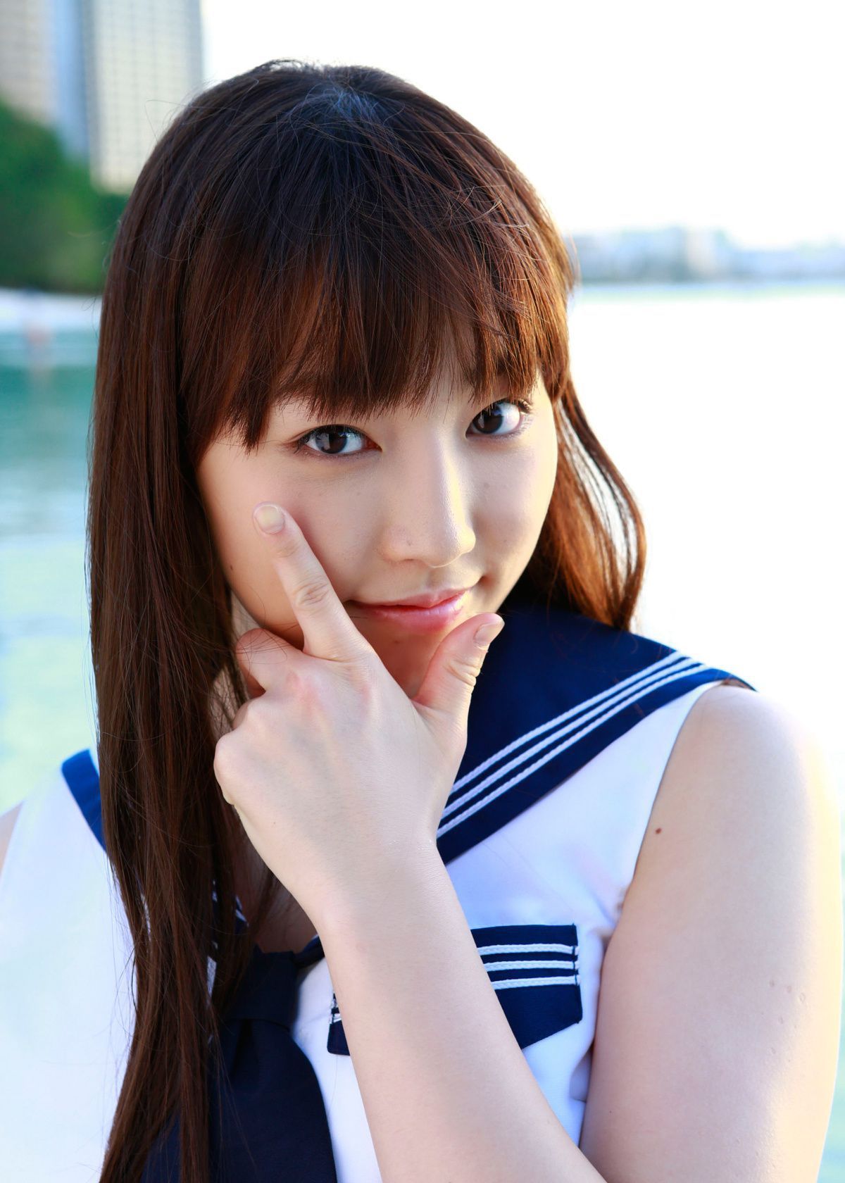 日本学生妹谱久村圣户外清纯写真