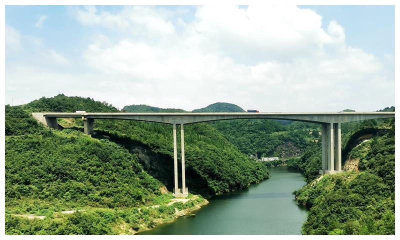 清镇以什么为主