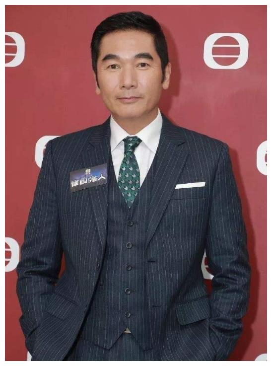 "情场浪子"方中信被初恋甩暴瘦40斤,最后娶的却是"最丑"港姐