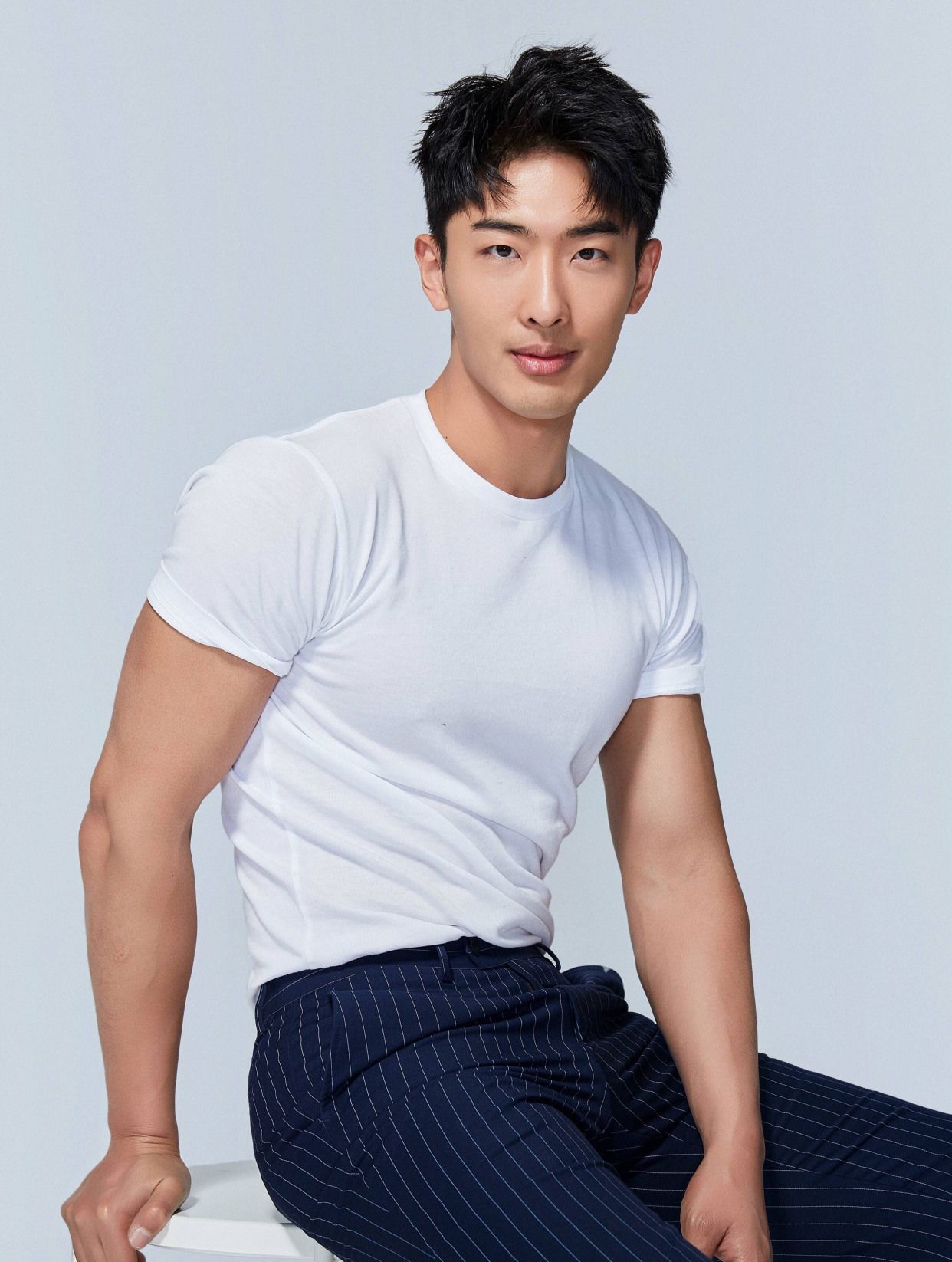 分享一枚来自朝阳的帅哥,毕业于北京服装学院,是枚出色的摄影师_高清