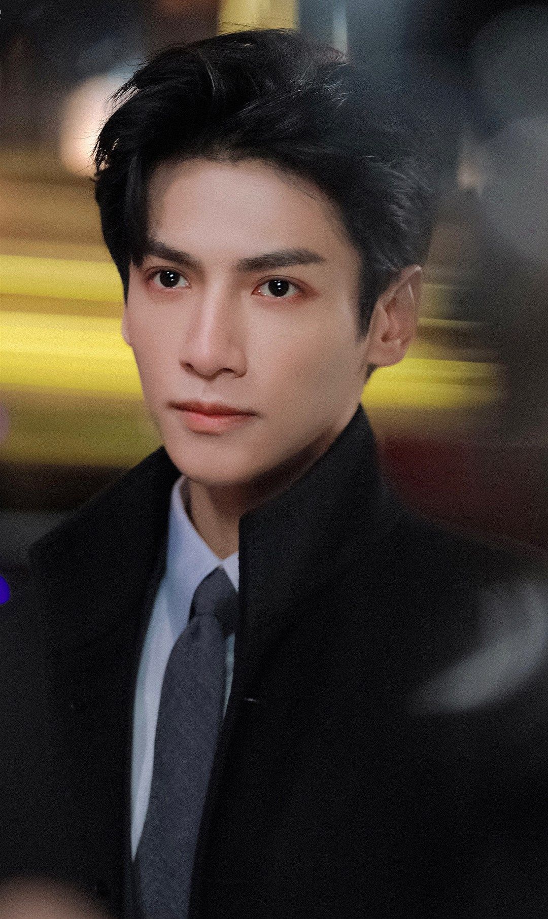 翩翩公子罗云熙西装写真,高冷帅气,温柔小鱼仙官变身霸道总裁