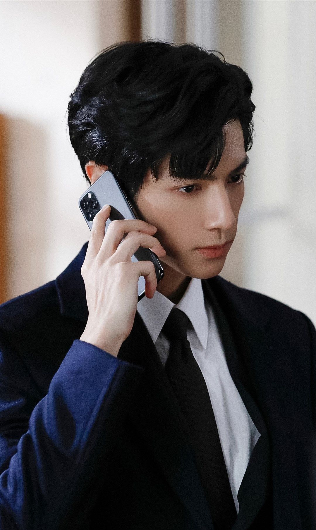 翩翩公子罗云熙西装写真,高冷帅气,温柔小鱼仙官变身霸道总裁_高清