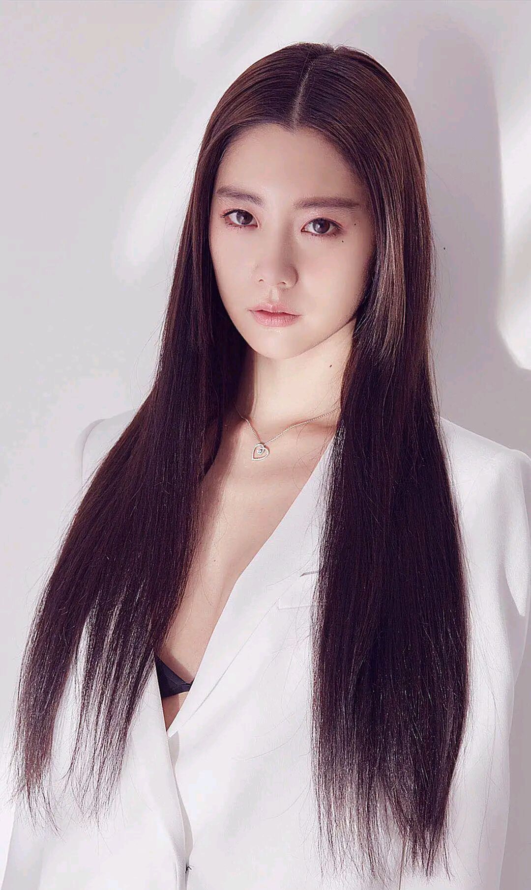 她来了,60张李成敏时尚靓丽高清手机壁纸