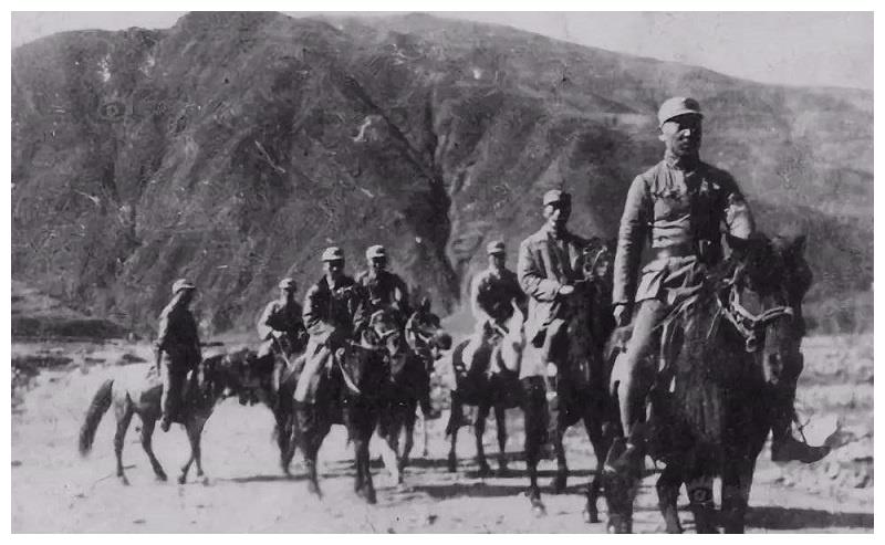 1945年10月,八路军山东军区有哪些部队开赴东北?总兵力有多少?