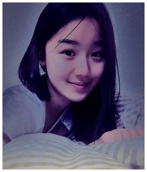 孟非老婆照片罕见曝光,妻子是中学同学,女儿孟星也大了长相温婉